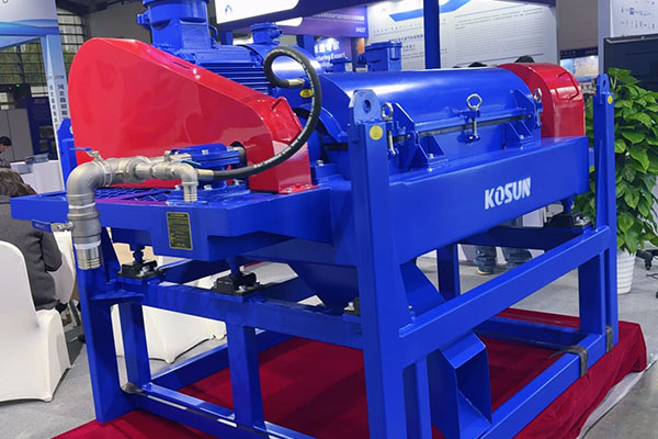 西安科迅機(jī)械展出的離心機(jī)設(shè)備 西安科迅機(jī)械展出的離心機(jī)設(shè)備